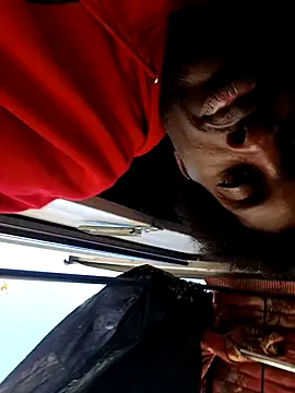 Snapshot of DevinToore chatting on 10/29/25, 08:10 DevinToore online show from 10/29/25, 08:10