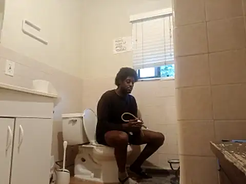 Snapshot of DevinToore chatting on 11/02/25, 08:22 DevinToore online show from 11/02/25, 08:22