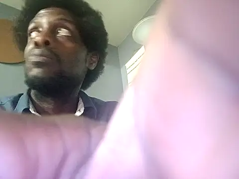 Snapshot of DevinToore chatting on 11/06/25, 07:31 DevinToore online show from 11/06/25, 07:31