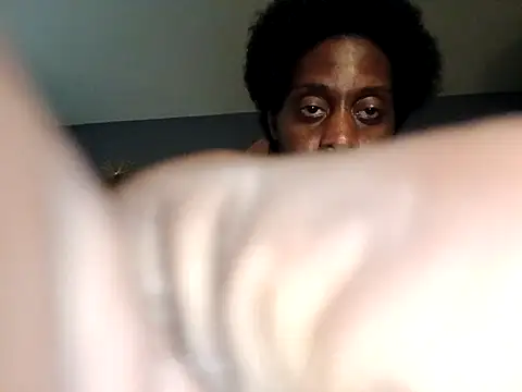 Snapshot of DevinToore chatting on 11/21/25, 09:08 DevinToore online show from 11/21/25, 09:08