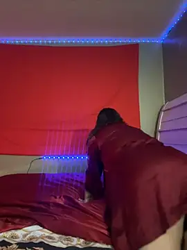 iTrapXXXBACKUP online show from 12/24/24, 02:10