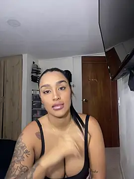 Snapshot of KatalinnaBrown chatting on 07/24/26, 10:41 KatalinnaBrown online show from 07/24/26, 10:41