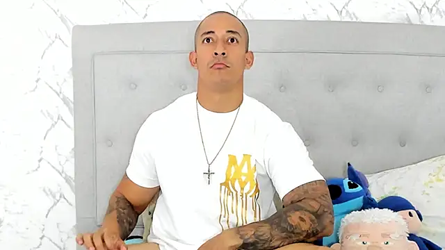 luigiferrara online show from 02/06/25, 03:16