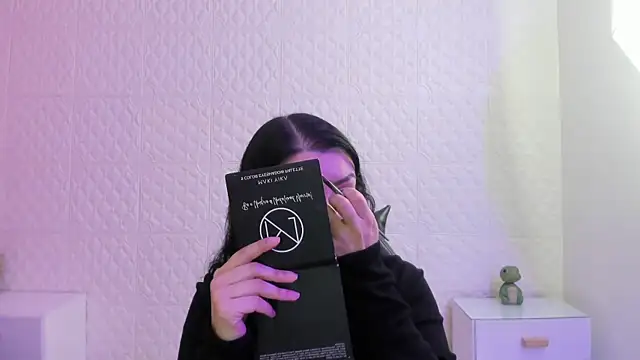 Violetaa diazz online show from 03/30/26, 09:16