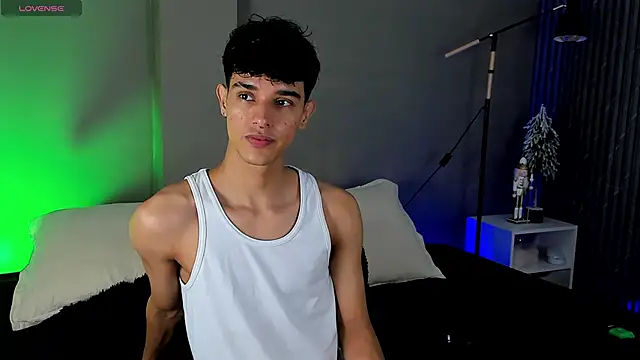 Snapshot of Busterspinter chatting on 12/20/24, 12:05 Busterspinter online show from 12/20/24, 12:05