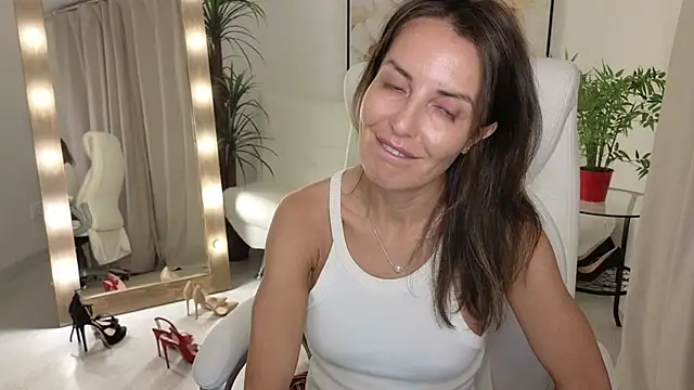 Beylly online show from 02/08/25, 01:43