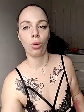 Snapshot of Lola_Hale chatting on 03/06/25, 05:54 Lola Hale online show from 03/06/25, 05:54