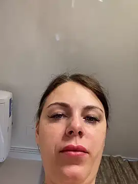 Snapshot of Lola_Hale chatting on 11/18/25, 05:34 Lola Hale online show from 11/18/25, 05:34