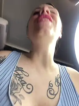 Lola Hale online show from 04/22/26, 07:26