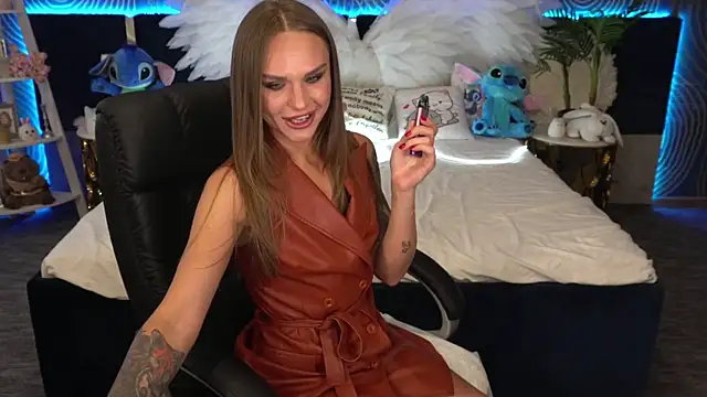 KiraGrayy online show from 10/14/25, 01:01