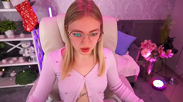 EmilySunshineS online show from 12/29/24, 09:52