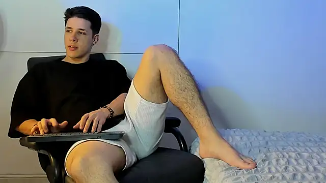 Snapshot of Adan_rivas_ chatting on 02/01/25, 01:23 Adan rivas online show from 02/01/25, 01:23