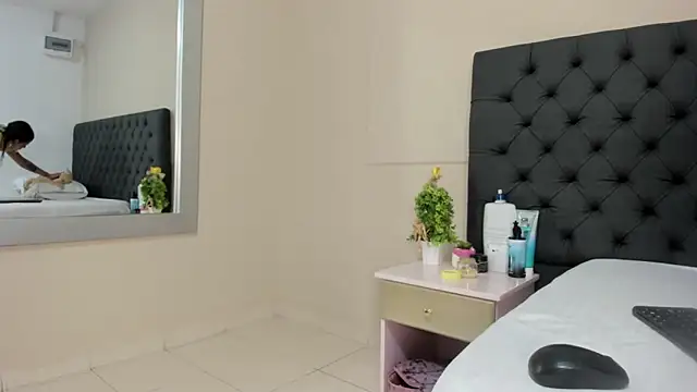  candy jade  online show from 04/14/26, 12:44