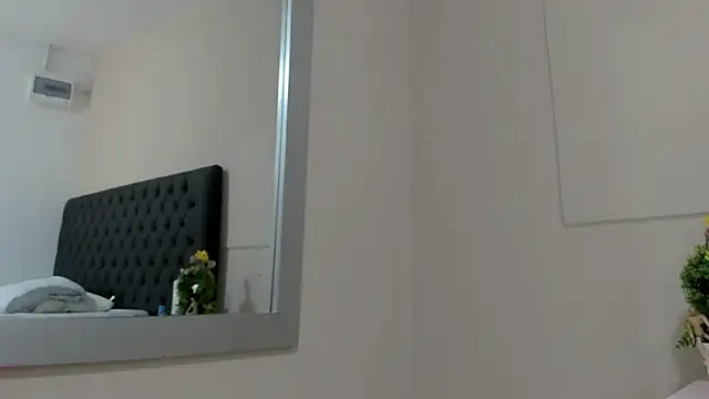  candy jade  online show from 04/23/26, 12:51