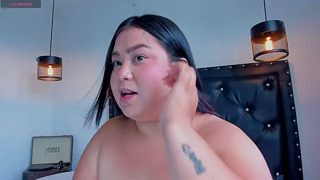 victoriajk online show from 04/18/26, 01:04