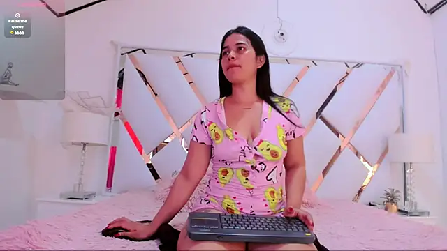 Snapshot of naughty__sara chatting on 03/04/25, 02:53 naughty  sara online show from 03/04/25, 02:53