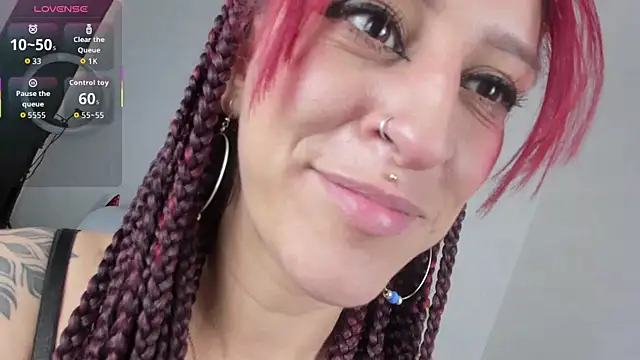 Snapshot of Sofi_F_w chatting on 10/25/25, 10:15 Sofi F w online show from 10/25/25, 10:15