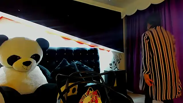 Coral Gibson online show from 02/08/25, 10:18