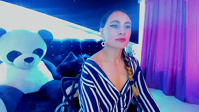 Coral Gibson online show from 02/08/25, 04:25