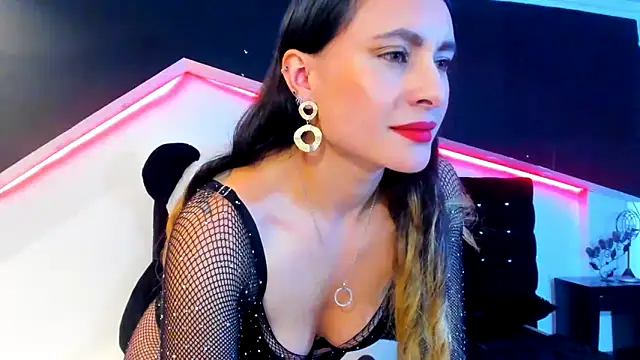 Coral Gibson online show from 02/17/25, 03:53