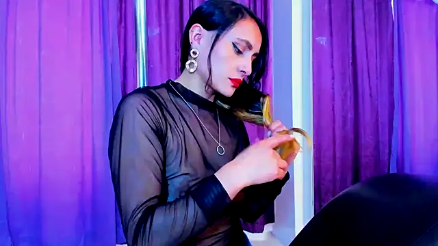 Coral Gibson online show from 02/19/25, 06:43