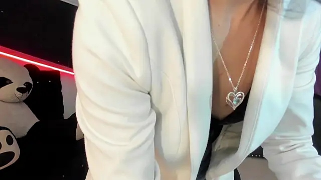 Coral Gibson online show from 09/10/25, 01:00