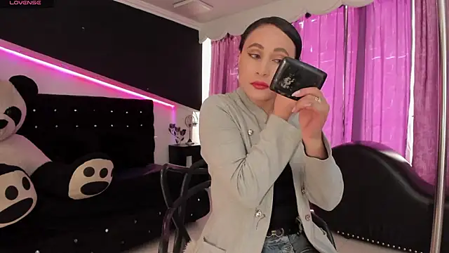 Snapshot of Coral_Gibson chatting on 02/04/26, 12:33 Coral Gibson online show from 02/04/26, 12:33