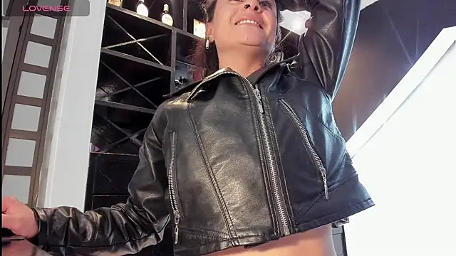 Coral Gibson online show from 04/22/26, 03:02