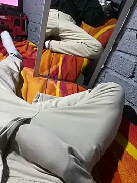 Snapshot of emiur chatting on 12/11/24, 01:37 emiur online show from 12/11/24, 01:37