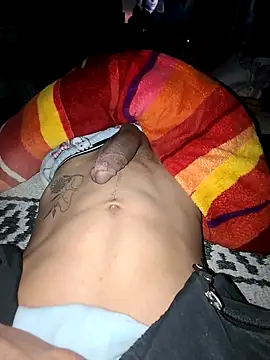 Snapshot of emiur chatting on 02/13/25, 12:24 emiur online show from 02/13/25, 12:24