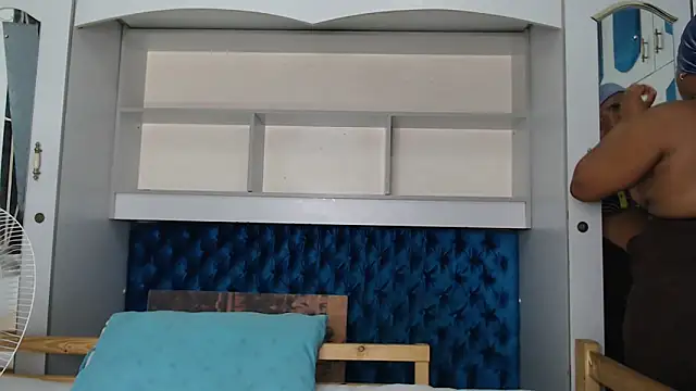 Snapshot of Zeeyonce696 chatting on 12/05/24, 06:44 Zeeyonce696 online show from 12/05/24, 06:44