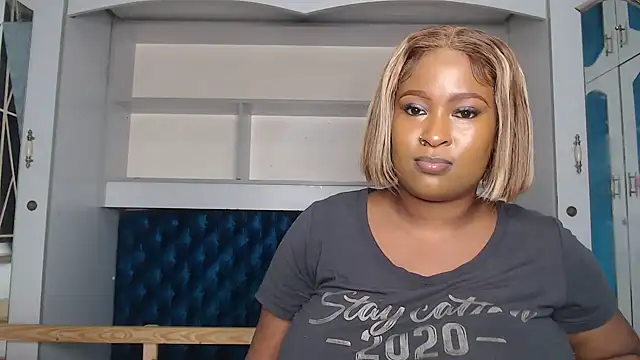 Snapshot of Zeeyonce696 chatting on 01/16/25, 06:27 Zeeyonce696 online show from 01/16/25, 06:27