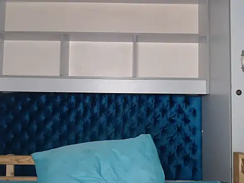 Snapshot of Zeeyonce696 chatting on 01/19/25, 12:28 Zeeyonce696 online show from 01/19/25, 12:28