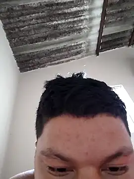 Snapshot of putoso031 chatting on 01/21/25, 01:43 putoso031 online show from 01/21/25, 01:43