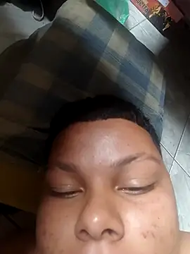 Snapshot of putoso031 chatting on 11/22/25, 04:17 putoso031 online show from 11/22/25, 04:17