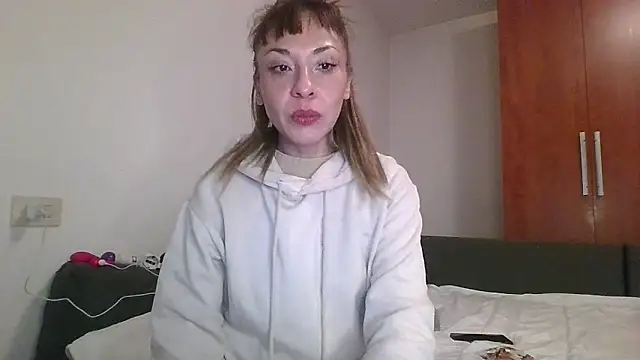 Snapshot of KarolinaReaper chatting on 12/30/24, 03:02 KarolinaReaper online show from 12/30/24, 03:02