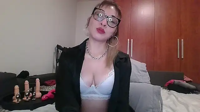 Snapshot of KarolinaReaper chatting on 02/07/25, 07:17 KarolinaReaper online show from 02/07/25, 07:17