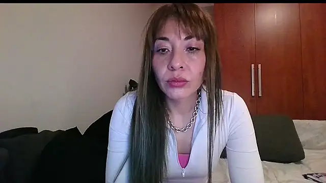 Snapshot of KarolinaReaper chatting on 03/08/25, 05:33 KarolinaReaper online show from 03/08/25, 05:33