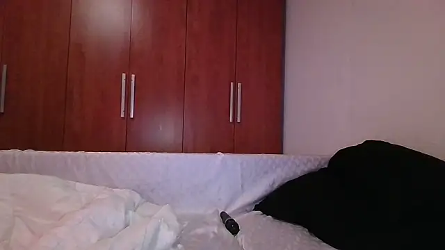 Snapshot of KarolinaReaper chatting on 10/17/25, 09:34 KarolinaReaper online show from 10/17/25, 09:34