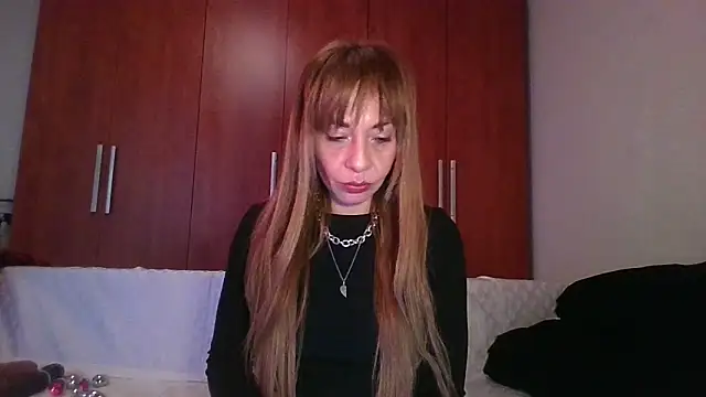 Snapshot of KarolinaReaper chatting on 10/18/25, 02:18 KarolinaReaper online show from 10/18/25, 02:18