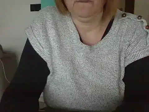 Snapshot of Sandcoq chatting on 01/09/25, 02:18 Sandcoq online show from 01/09/25, 02:18