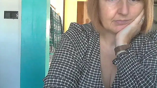 Snapshot of Sandcoq chatting on 10/02/25, 08:32 Sandcoq online show from 10/02/25, 08:32