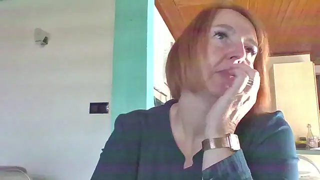 Snapshot of Sandcoq chatting on 10/10/25, 12:26 Sandcoq online show from 10/10/25, 12:26