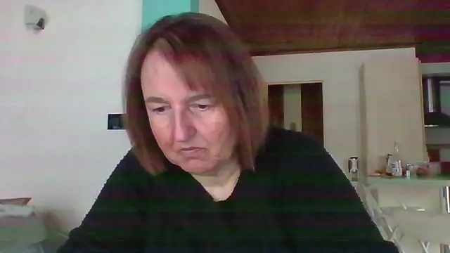 Snapshot of Sandcoq chatting on 11/24/25, 09:20 Sandcoq online show from 11/24/25, 09:20