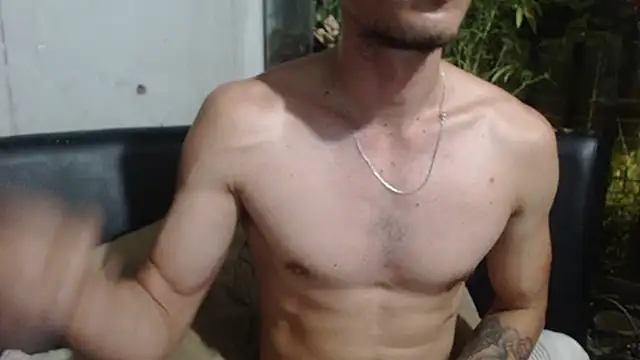 roystonee01 online show from 11/15/25, 03:15