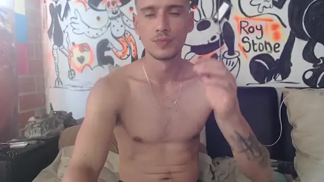 roystonee01 online show from 11/29/25, 09:29