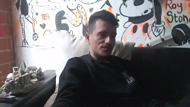 roystonee01 online show from 12/22/25, 01:19