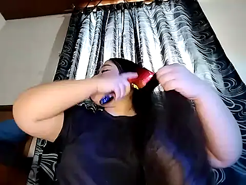 Snapshot of sharyl_24 chatting on 10/10/25, 06:51 sharyl 24 online show from 10/10/25, 06:51