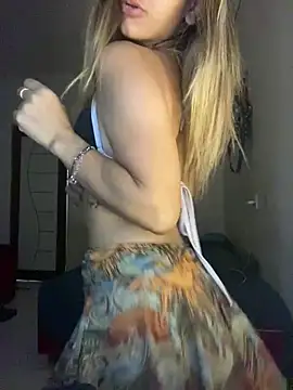 Snapshot of Carolinen chatting on 09/24/25, 07:39 Carolinen online show from 09/24/25, 07:39
