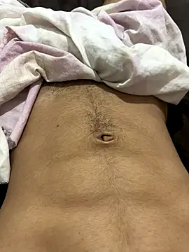 Snapshot of E_Himeros chatting on 11/19/25, 12:38 E Himeros online show from 11/19/25, 12:38